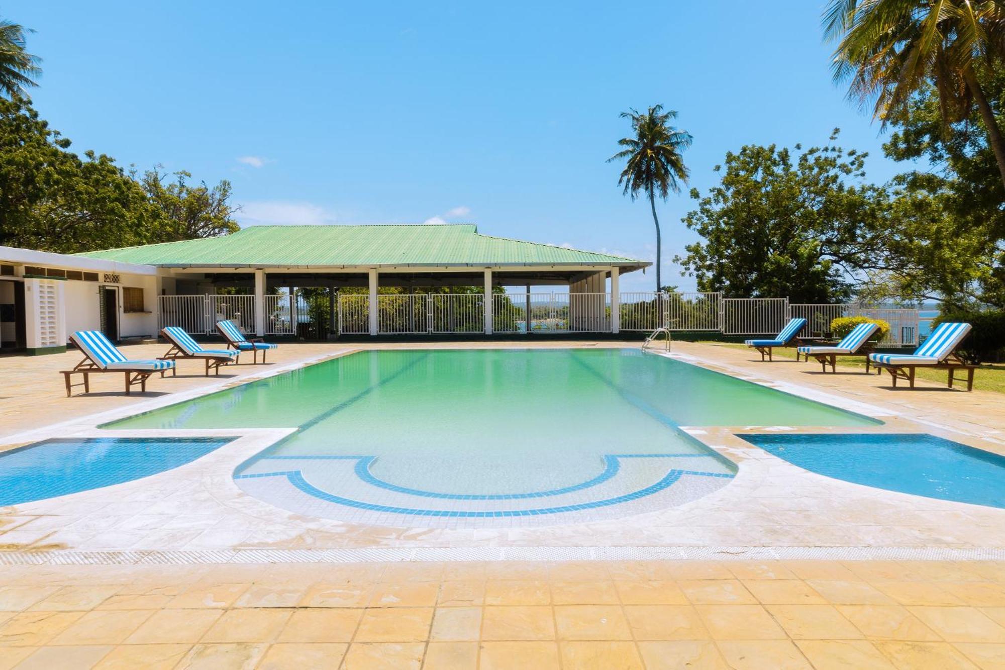 Mkonge Hotel Tanga Exterior photo